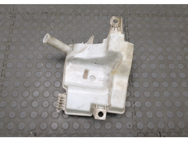 Бачок омывателя  Ford Focus 3 2011-2015 BV6117B61AC   3  1.6