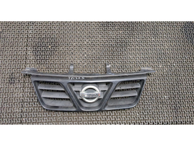 Решетка радиатора  Nissan X-Trail (T30) 2001-2006           2.2 623108h700