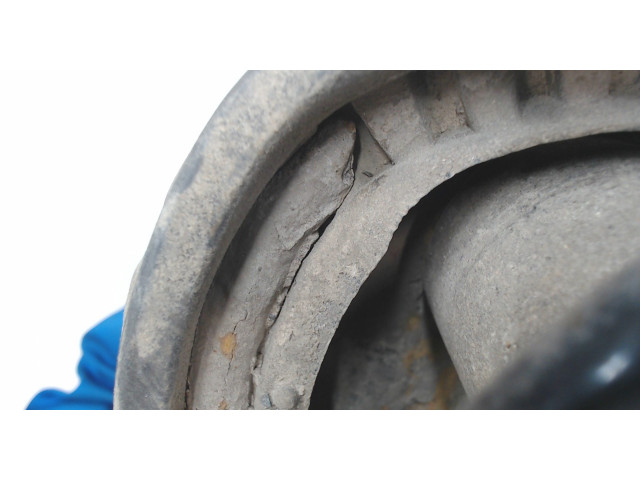 Стойка амортизатора  Renault Twingo 2007-2011 8200681764, 8200367895    1.2  бензин