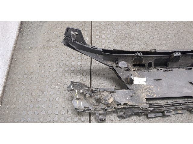 Решетка радиатора  Peugeot 5008 2020-          9836828477