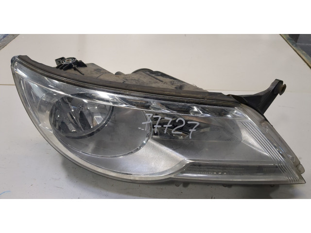 Фара передняя  Volkswagen Tiguan 2007-2011 правая 
