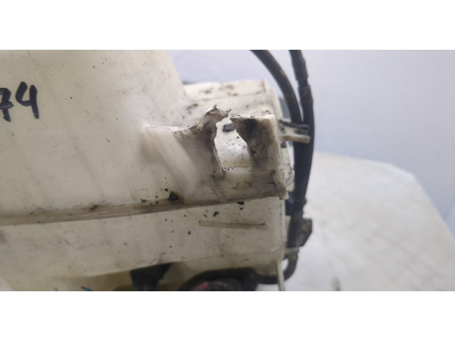 Бачок омывателя  Toyota Sienna 3 2010-2014    