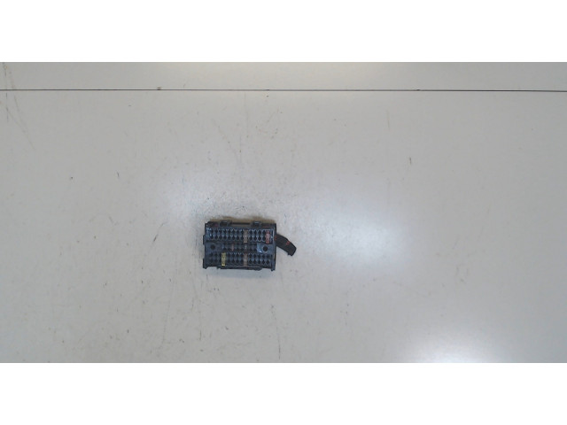 Блок предохранителей  Volkswagen Transporter 5 2003-2009      7H0937617     2.5
