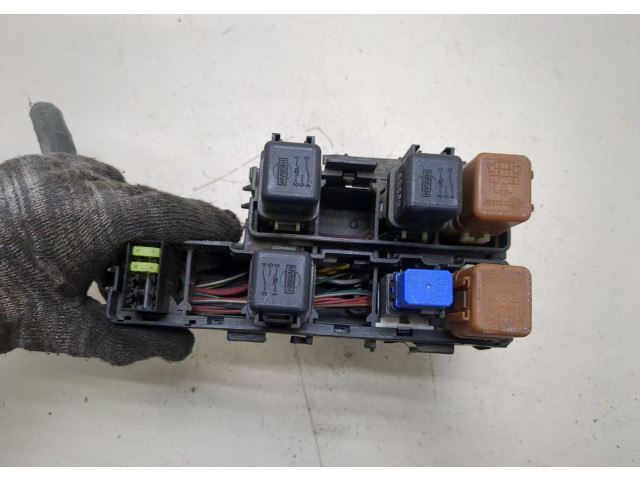 Блок реле  Nissan Armada 2003-2016      2438279010   