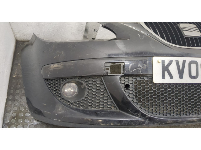 Решетка радиатора  Seat Altea 2004-2015          5P0853651A