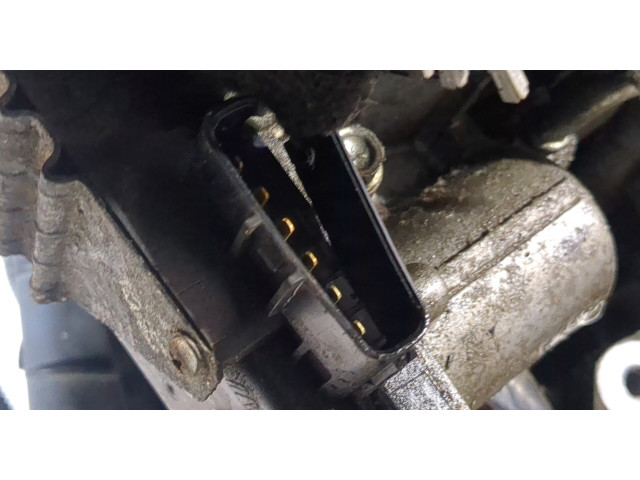 Клапанная крышка двигателя ДВС  Mitsubishi ASX 1.6     