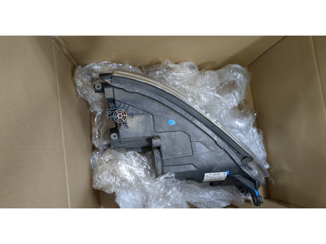 Фара передняя  Volkswagen Tiguan 2007-2011 левая 
