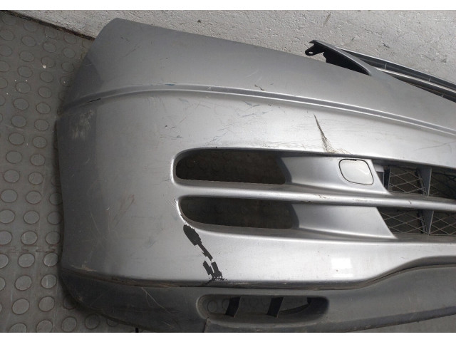 Бампер  Toyota Previa (Estima) 2000-2006 передний   