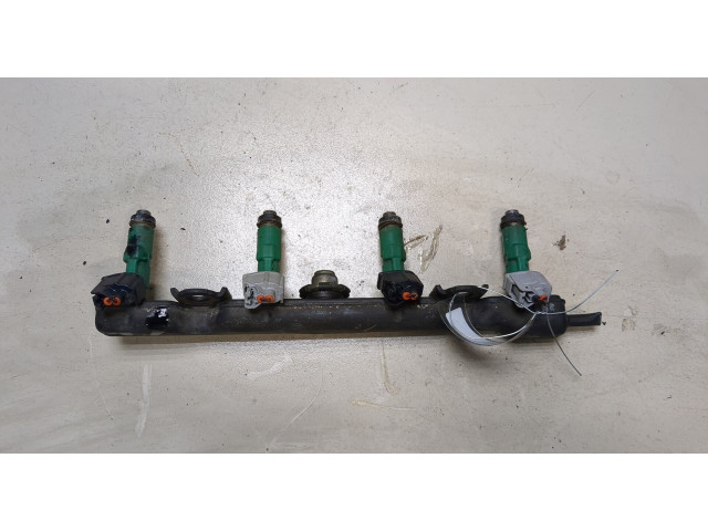 Форсунка топливная  Toyota Yaris 1999-2006    2325021020     