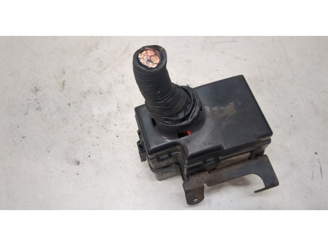 Блок реле  Hyundai Tucson 1 2004-2009      9490E120   1  2