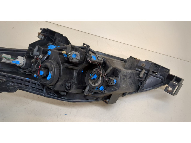 Фара передняя  Mazda 5 (CR) 2005-2010 правая 