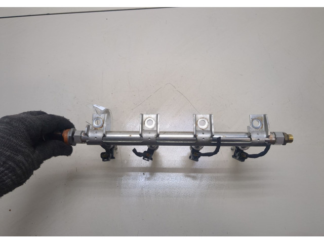 Форсунка топливная  Skoda Roomster 2010-2015    03F906036B, 03F133320C     