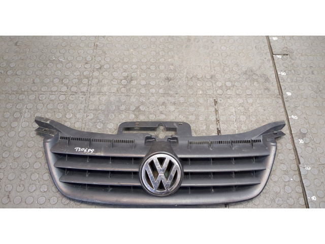 Решетка радиатора  Volkswagen Caddy 2004-2010          