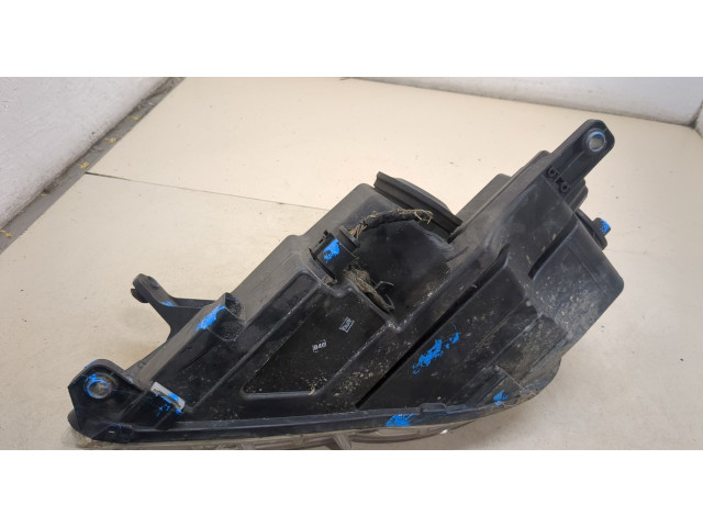 Фара передняя  Volkswagen Tiguan 2007-2011 правая 