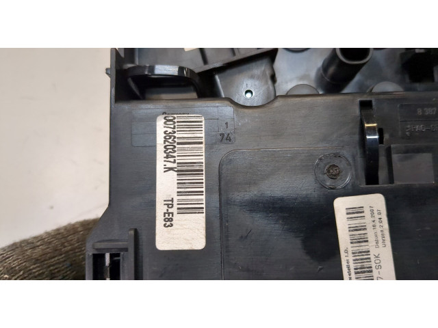 Блок предохранителей  BMW X3 E83 2004-2010         