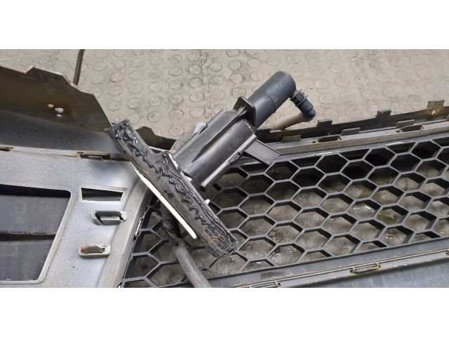 Бампер  Volkswagen Jetta 6 2010-2015 передний   5C6807217B