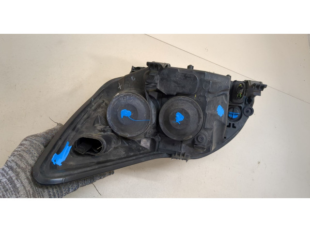 Фара передняя  Ford Focus 2 2008-2011 правая 