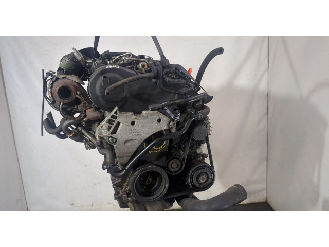 Клапанная крышка двигателя ДВС  Volkswagen Golf 6 2009-2012 1.6     