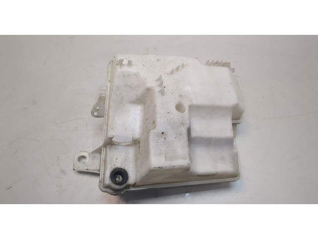 Бачок омывателя  Ford Focus 3 2011-2015      1.6