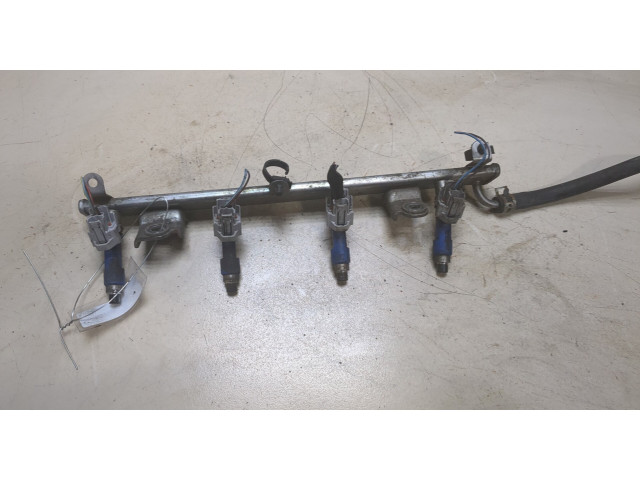 Форсунка топливная  Suzuki Swift 2003-2011    1573086G00, 1571057K00     
