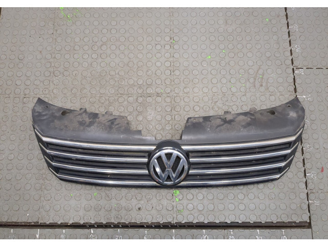 Решетка радиатора  Volkswagen Passat 7 2010-2015 Европа          