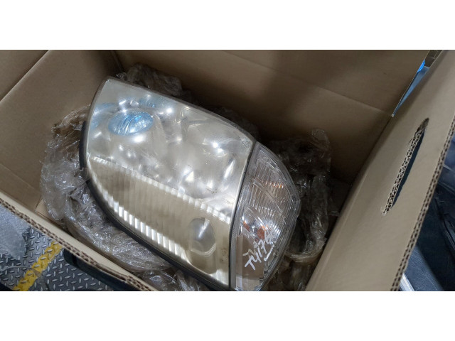 Фара передняя  Nissan X-Trail (T30) 2001-2006 правая 