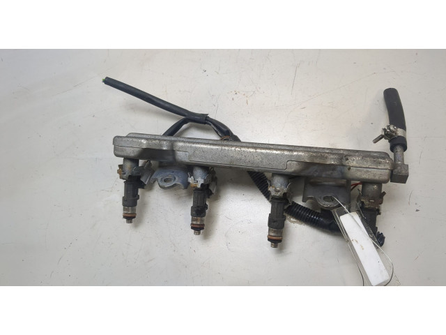 Форсунка топливная  Nissan Note E11 2006-2013    16600AX200, 175201U60B     