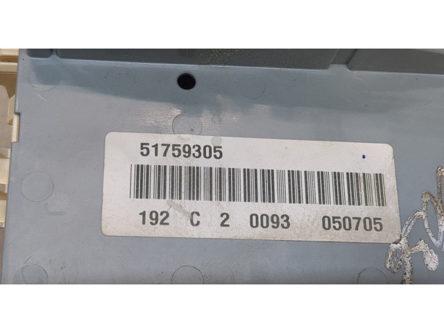 Блок предохранителей  Fiat Stilo      51759305   