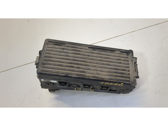 Блок предохранителей  Ford Explorer 2001-2006      5l2t14398   