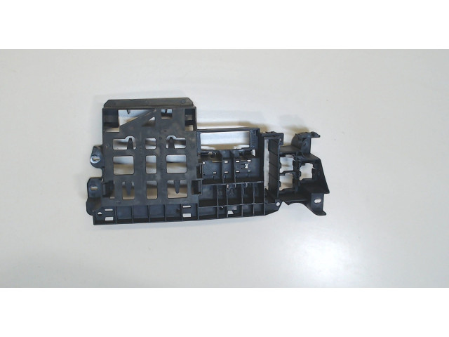 Корпус блока предохранителей  Audi A8 (D3) 2002-2005      4E0971845     4.2