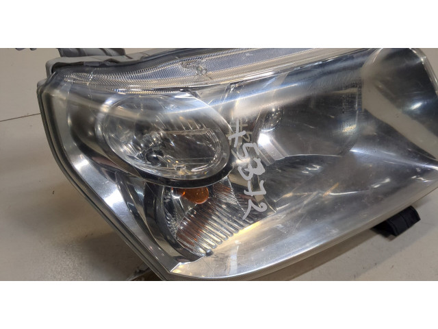 Фара передняя  Suzuki Grand Vitara 2005-2015 правая 