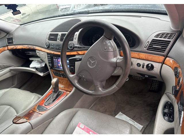 Стойка амортизатора  Mercedes E W211 2002-2009      3.2  дизель