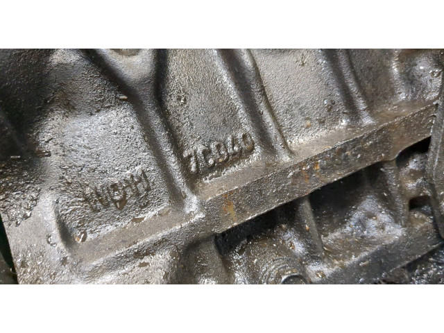 Форсунка топливная  Nissan Serena (C23) 1992-1999    166009C600     