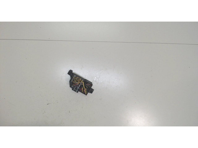 Блок предохранителей  Renault Clio 1998-2008      7703297597    1.2