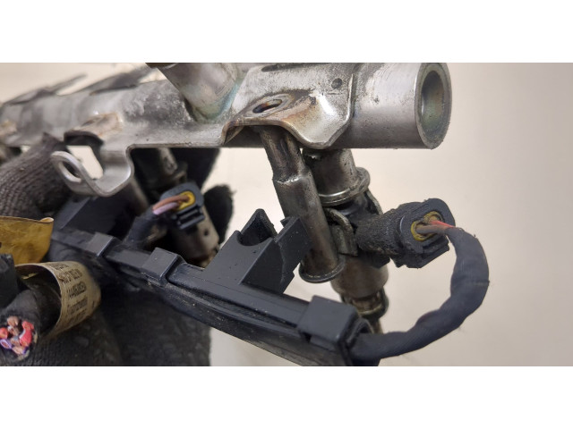Форсунка топливная  Volkswagen Tiguan 2011-2016    06J133317M     