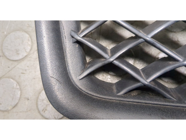 Решетка радиатора  Ford Fusion 2002-2012          