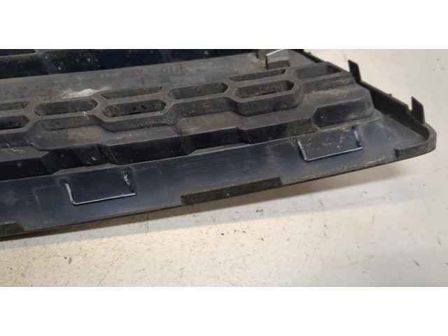 Решетка радиатора  Nissan Micra K12E 2003-2010           1.2 62330BC41A