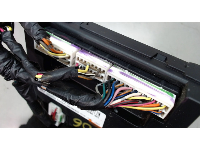 Блок БСМ  Hyundai Santa Fe 2005-2012      95400-0W210     3.3