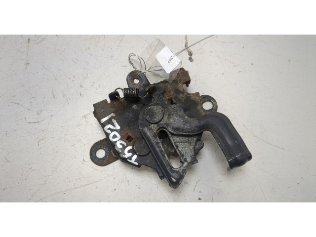 Замок капота  Toyota Yaris 2005-2011     