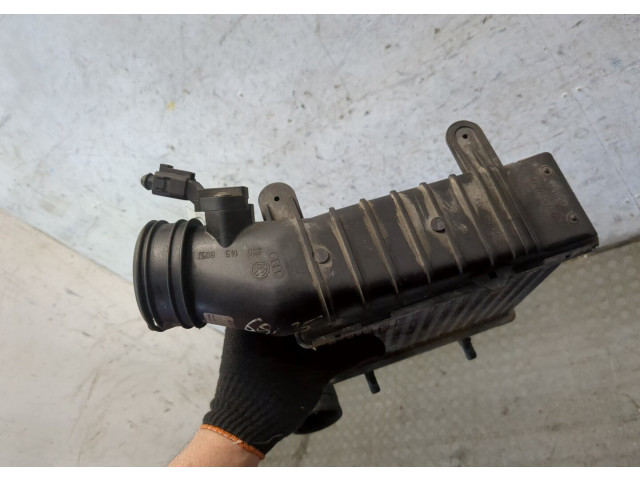 Интеркулер  Volkswagen Passat 5 2000-2005 2.5      