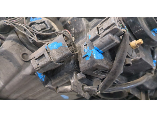 Фара передняя  Mazda 5 (CR) 2005-2010 правая 