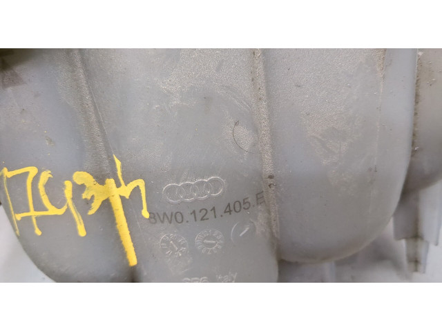 Бачок расширительный  Audi A4 (B9) 2015-2020 8W0121405E   