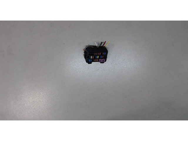 Блок предохранителей  Mazda CX-9 2007-2012          3.7
