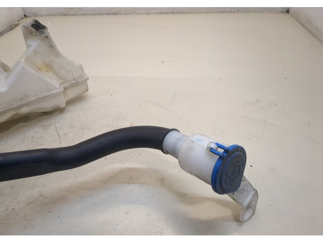 Бачок омывателя  Land Rover Range Rover Evoque 2011-2015 BJ3217B613AD   