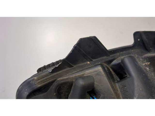 Фара передняя  Renault Scenic 2003-2009 правая 
