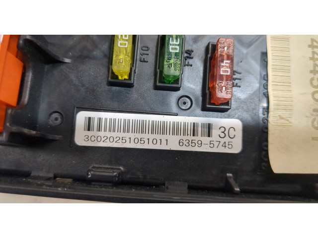 Блок предохранителей  Volkswagen Passat 7 2010-2015 Европа      3C0937125A   