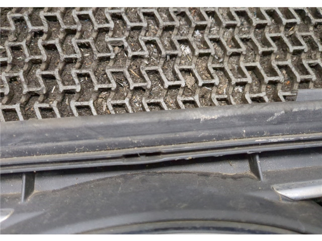 Решетка радиатора  Ford Galaxy 2010-2015           1704533, AM218200AF