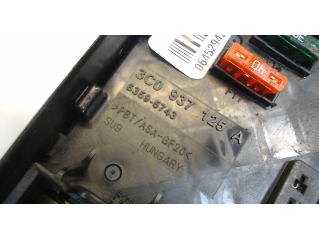 Блок предохранителей  Volkswagen Passat CC 2012-2017      3c093715a     2