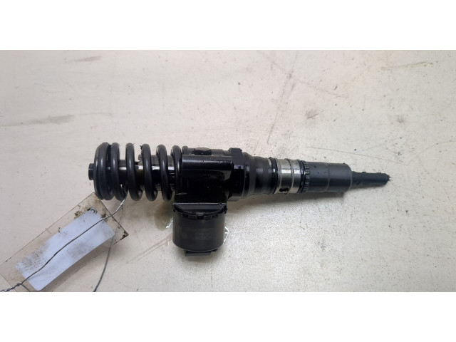 Форсунка топливная  Mitsubishi Outlander XL 2006-2012    MN980235     