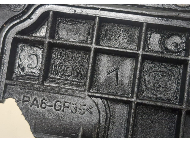Клапанная крышка двигателя ДВС  Ford Fusion 2002-2012 1.4     